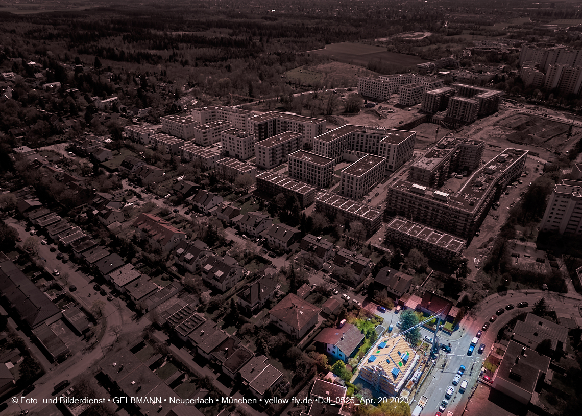 21.04.2023 - Luftbilder von der Baustelle Niederalmstraße 16 in Neuperlach